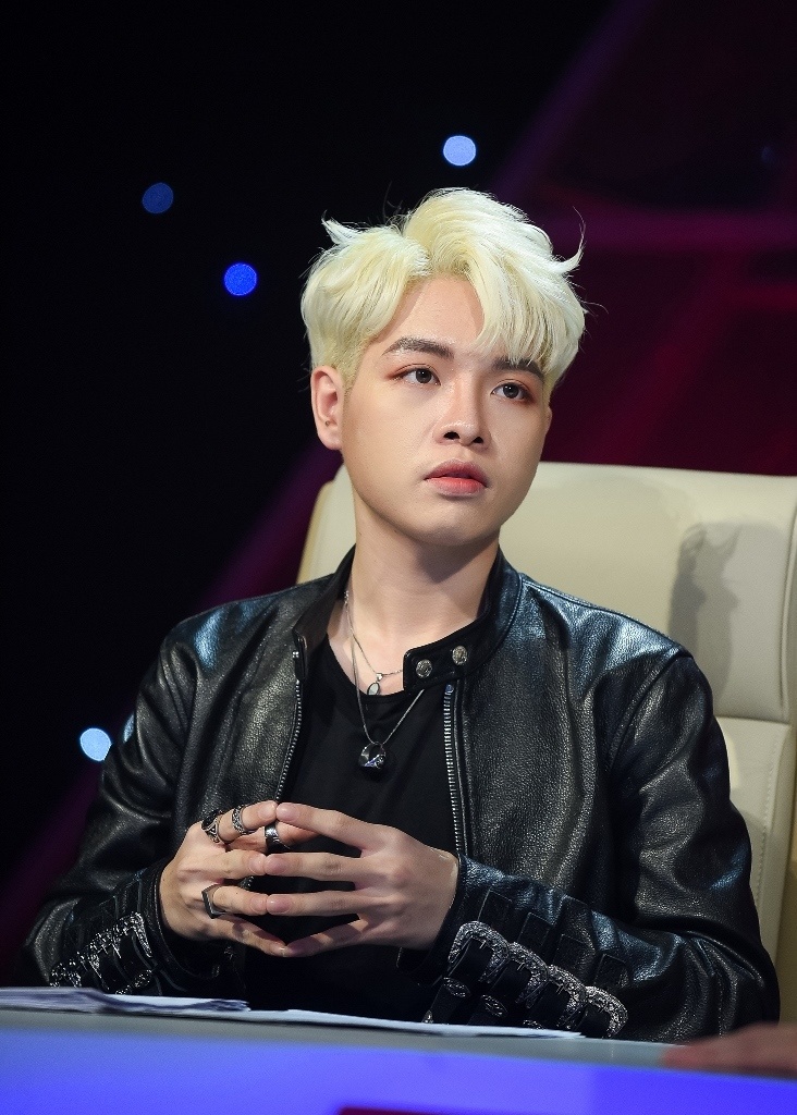 nhung diem gay tranh cai cua The Debut anh 1