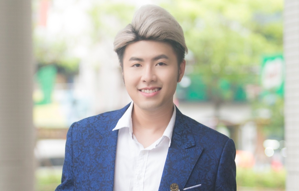 Bi che beo, Akira Phan quyet dinh phau thuat tham my hinh anh