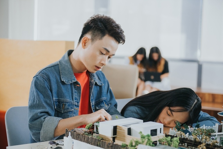 Truc Nhan tai xuat, hat ve moi tinh don phuong day dau kho hinh anh