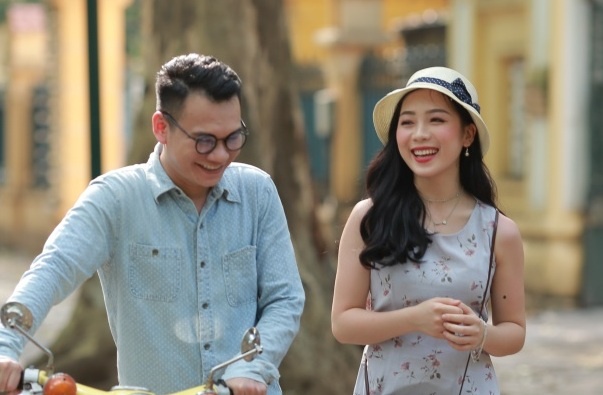 Bi che 'mot mau', Khac Viet tro lai voi ca khuc tinh yeu trong sang hinh anh