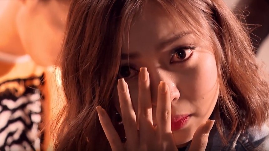 Ban gai U23 Quang Hai bat khoc vi bi Huong Tram che trach? hinh anh