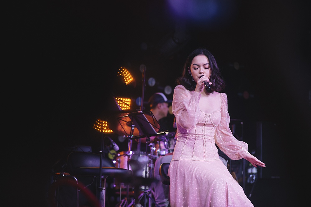 phạm quỳnh anh song ca Ưng Hoàng Phúc ảnh 1 pham quynh anh song ca Ung Hoang Phuc anh 1