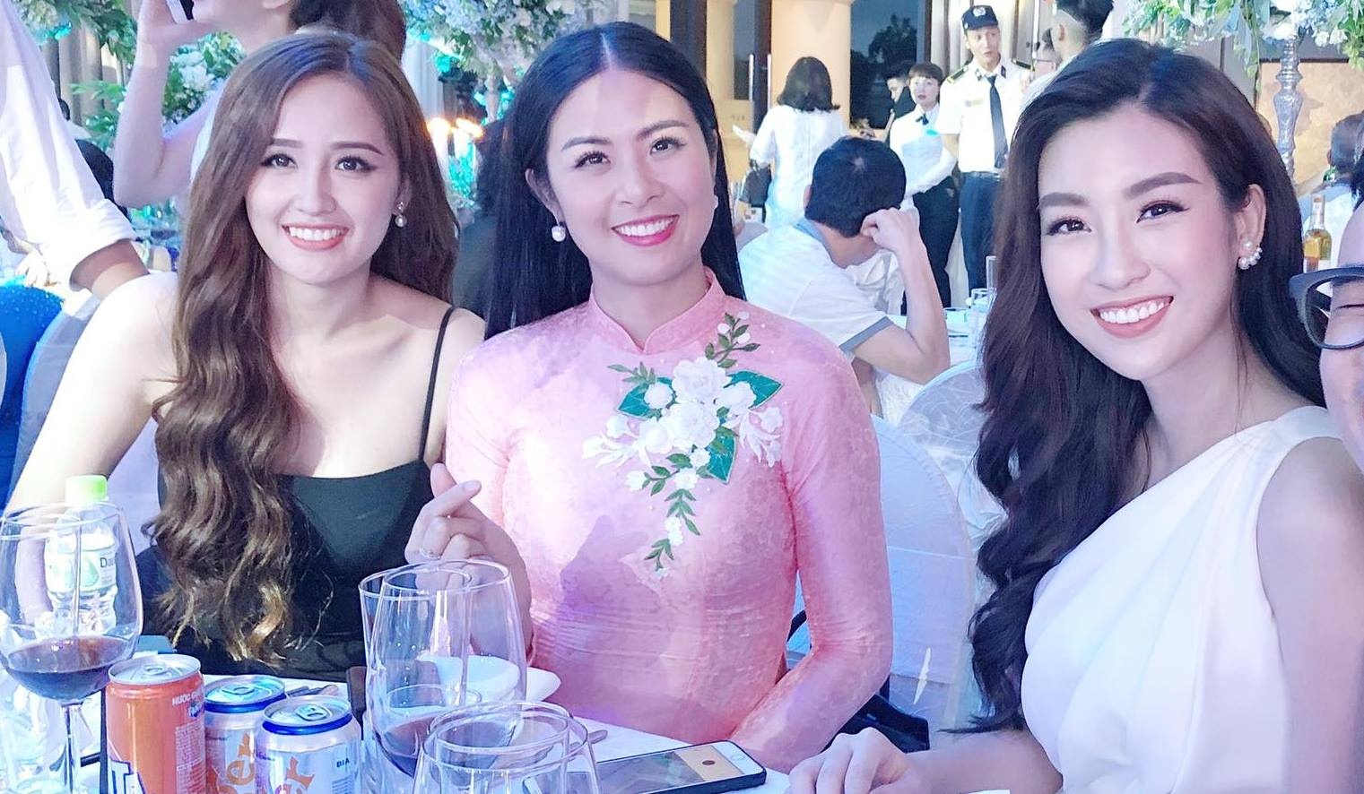 Dan sao Viet du le cuoi A hau Tu Anh hinh anh