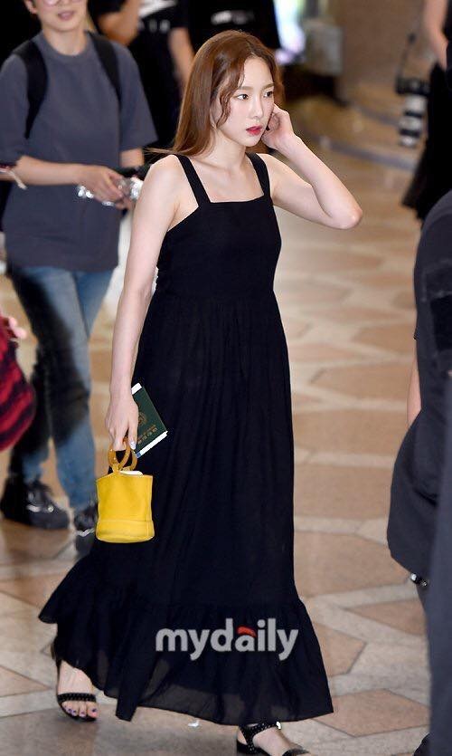 dan sao SM o san bay anh 2