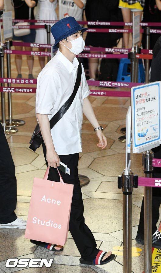 dan sao SM o san bay anh 12