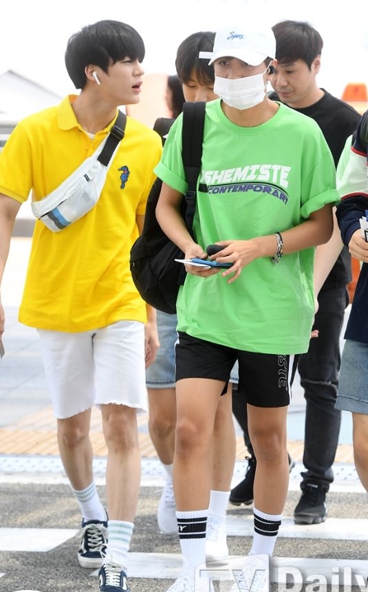 dan sao SM o san bay anh 4