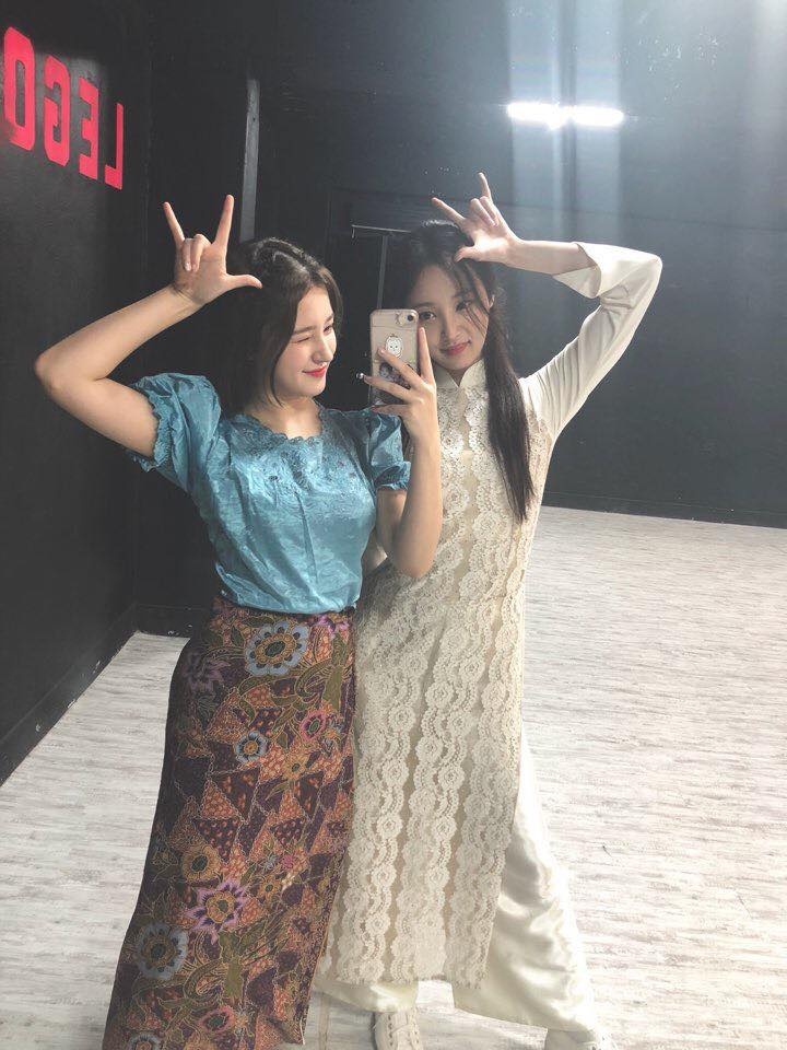 momoland mac ao dai len san khau anh 7