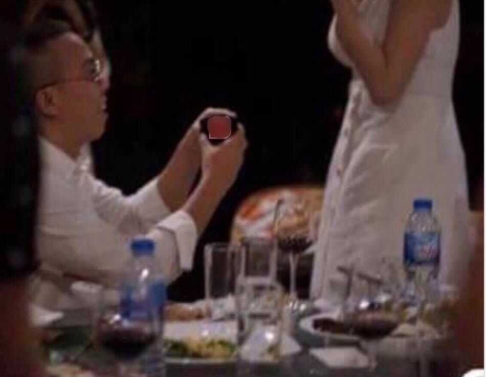 Xon xao thong tin Hoang Touliver cau hon Toc Tien hinh anh