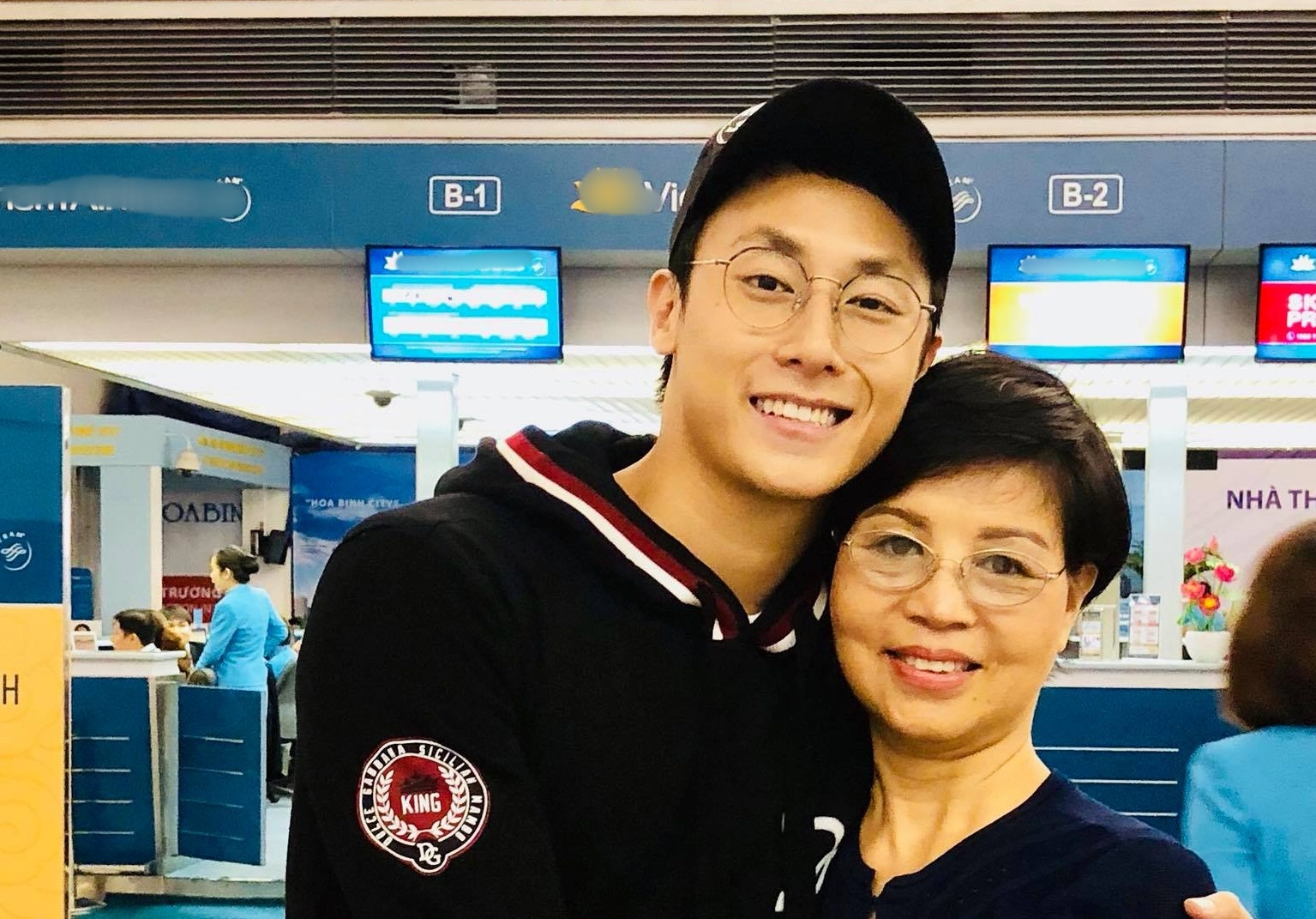 Rocker Nguyen viet thu truoc khi di Australia, roi showbiz sau on ao hinh anh