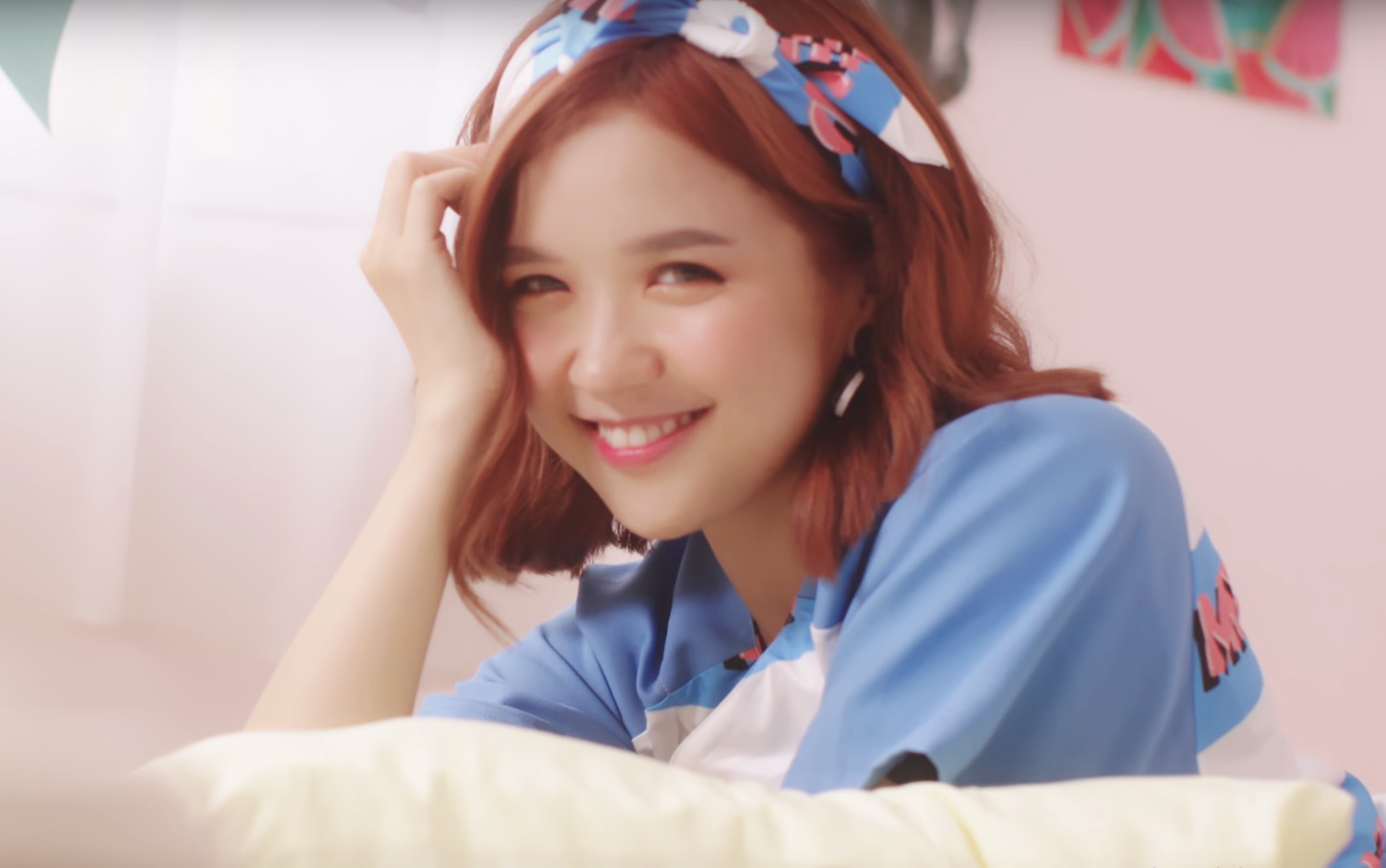 Suni Ha Linh ke chuyen cua cam nguoi trong mong trong ca khuc moi hinh anh