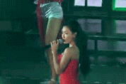 Nu than tuong Kpop bi che 're tien' vi trang phuc phan cam hinh anh