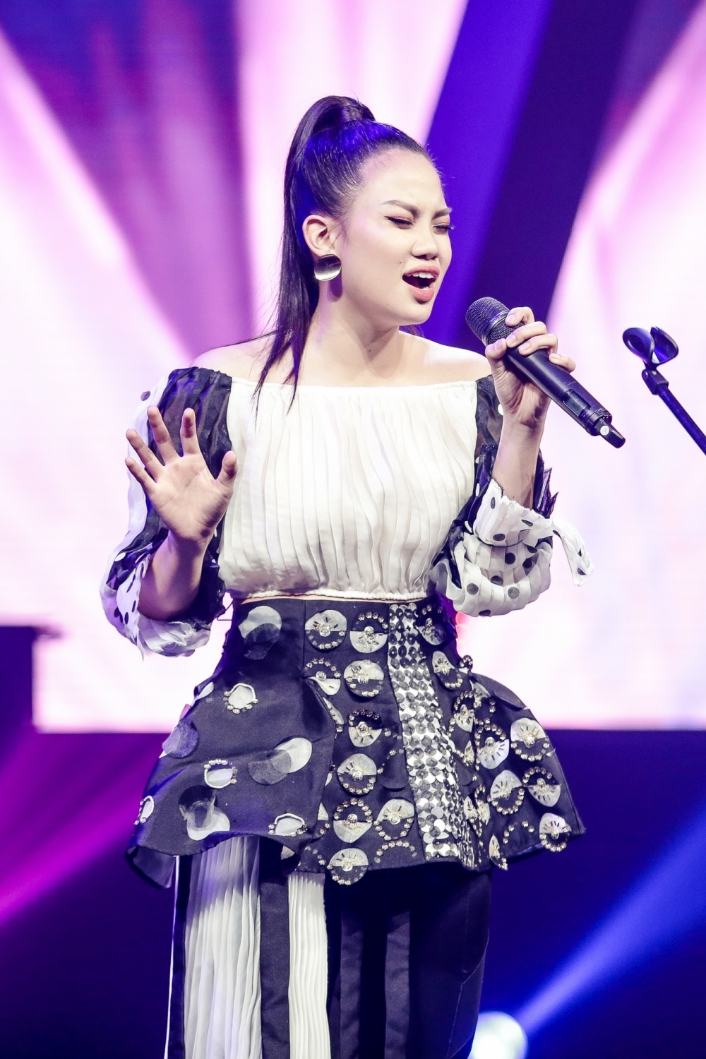 Hương tràm loại đội Đức Phúc ảnh 2 Huong tram loai doi Duc Phuc anh 2