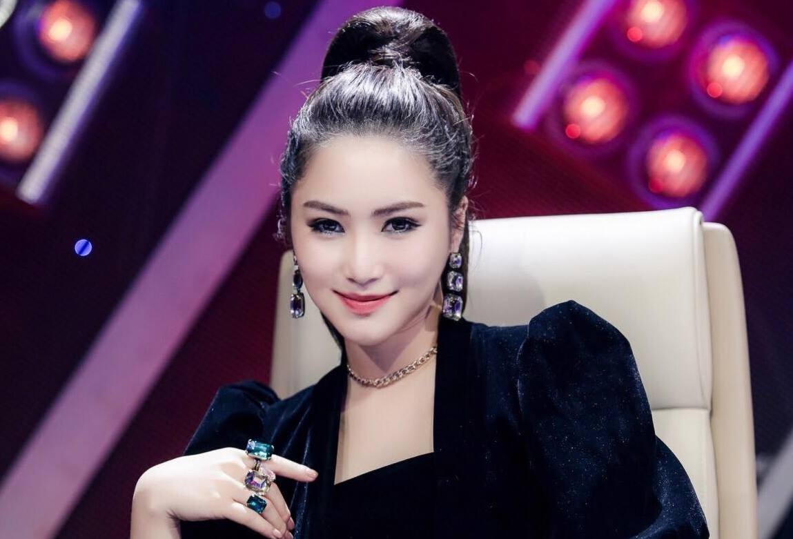Huong Tram len tieng viec loai sach doi Duc Phuc, lam dan em bat khoc hinh anh