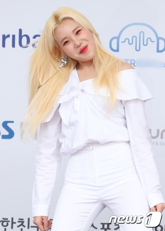 Dan nu than trong le trao giai anh 6