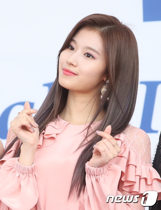 Dan nu than trong le trao giai anh 3