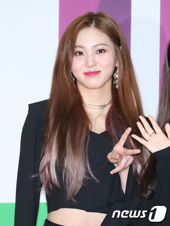 Seolhyun lo mat bong dau anh 4