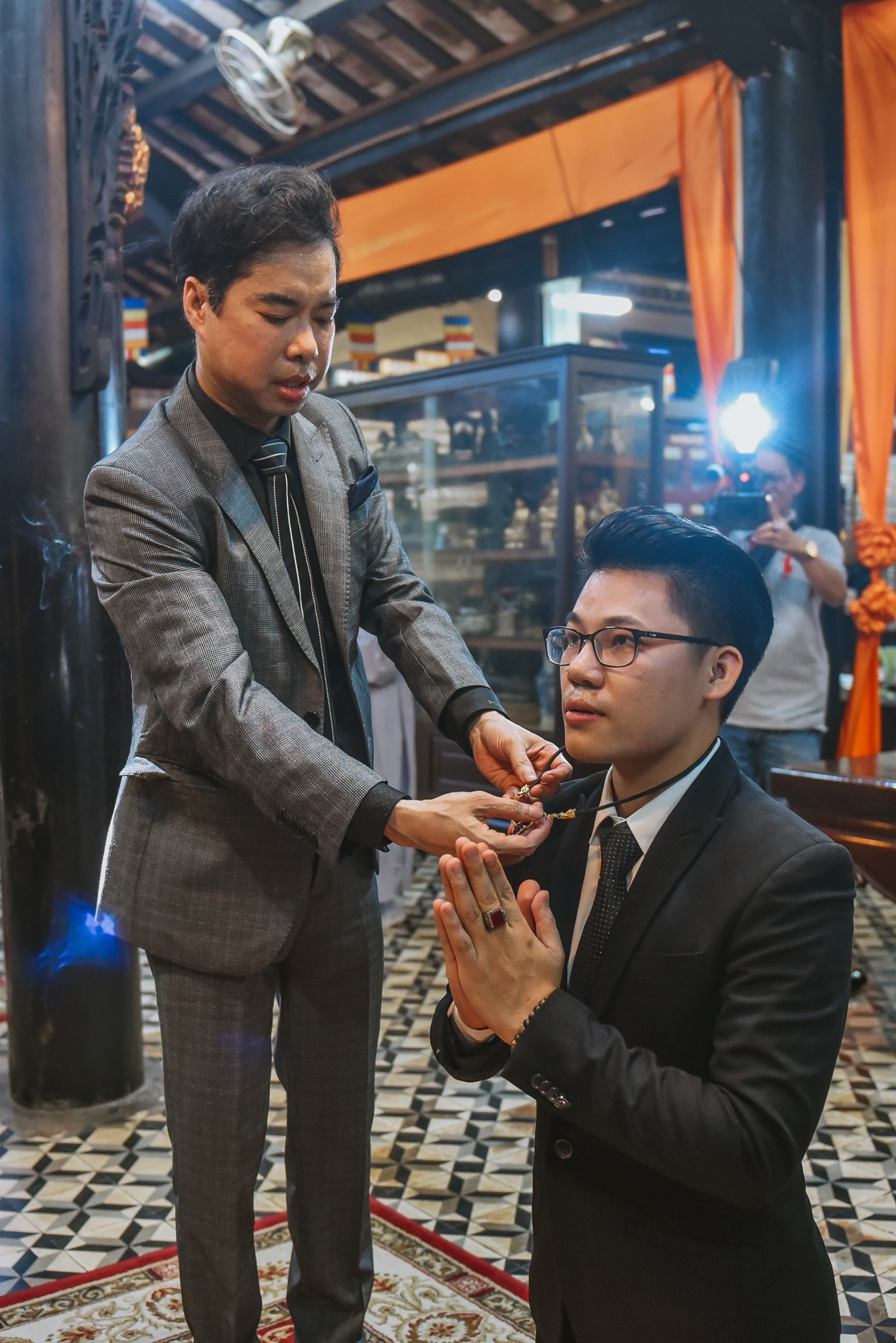 ngọc sơn nhận duy cường làm con nuôi ảnh 2 ngoc son nhan duy cuong lam con nuoi anh 2