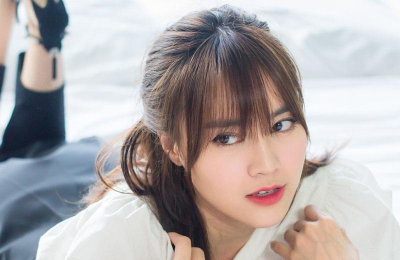 Ninh Duong Lan Ngoc hat bot tham hoa trong MV dau tay hinh anh