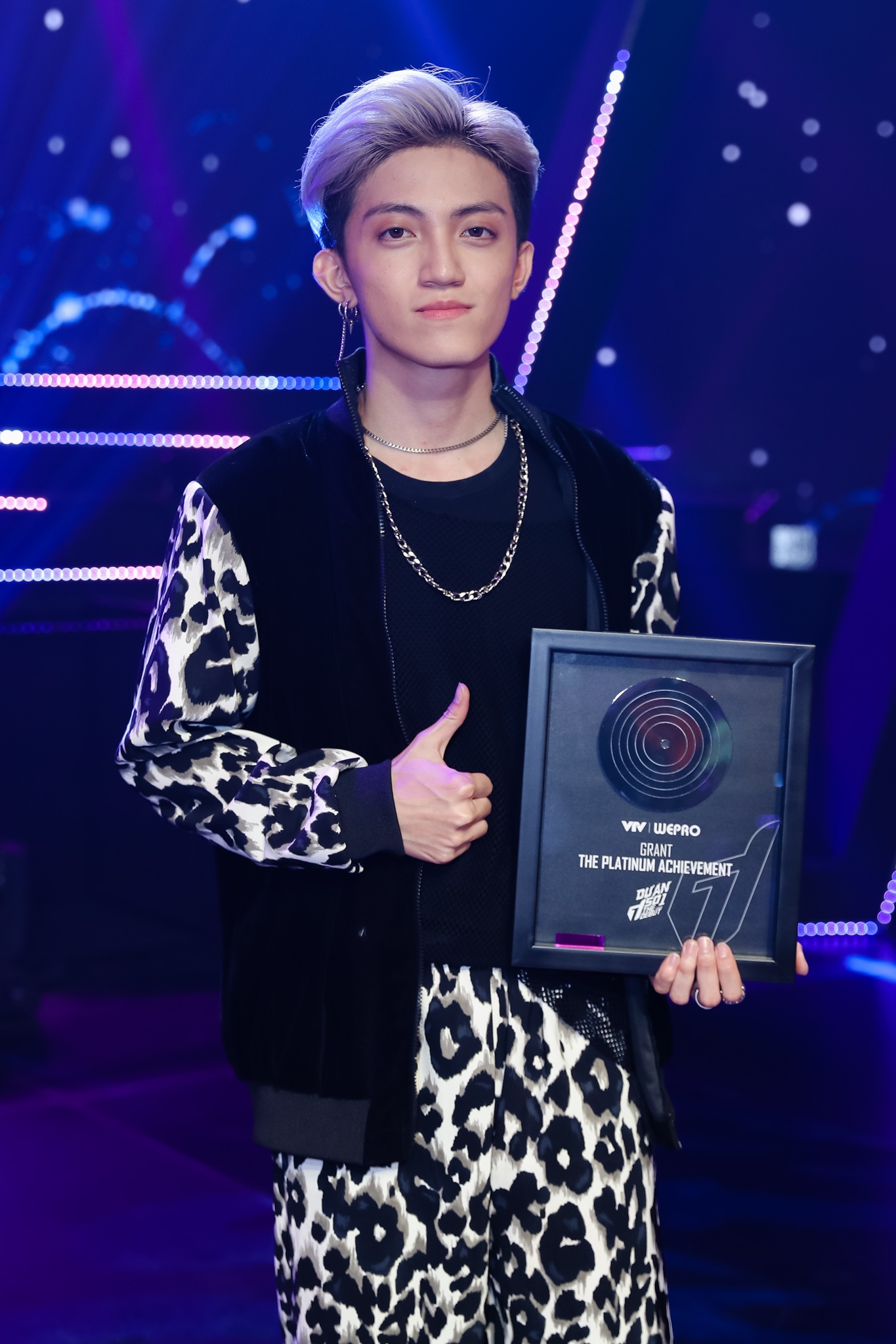 tranh cãi của The debut ảnh 3 tranh cai cua The debut anh 3
