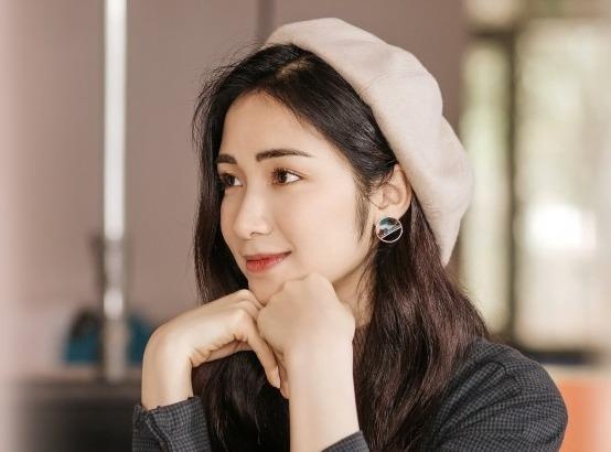 Ro tin bi dieu tra vi vao hau truong gap BTS, phia Hoa Minzy len tieng hinh anh