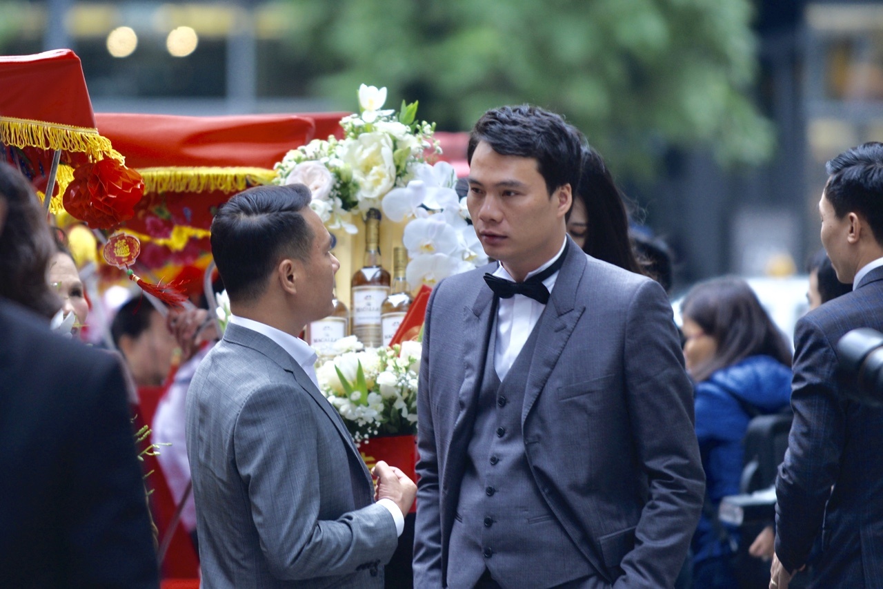 le an hoi a hau thanh tu anh 8