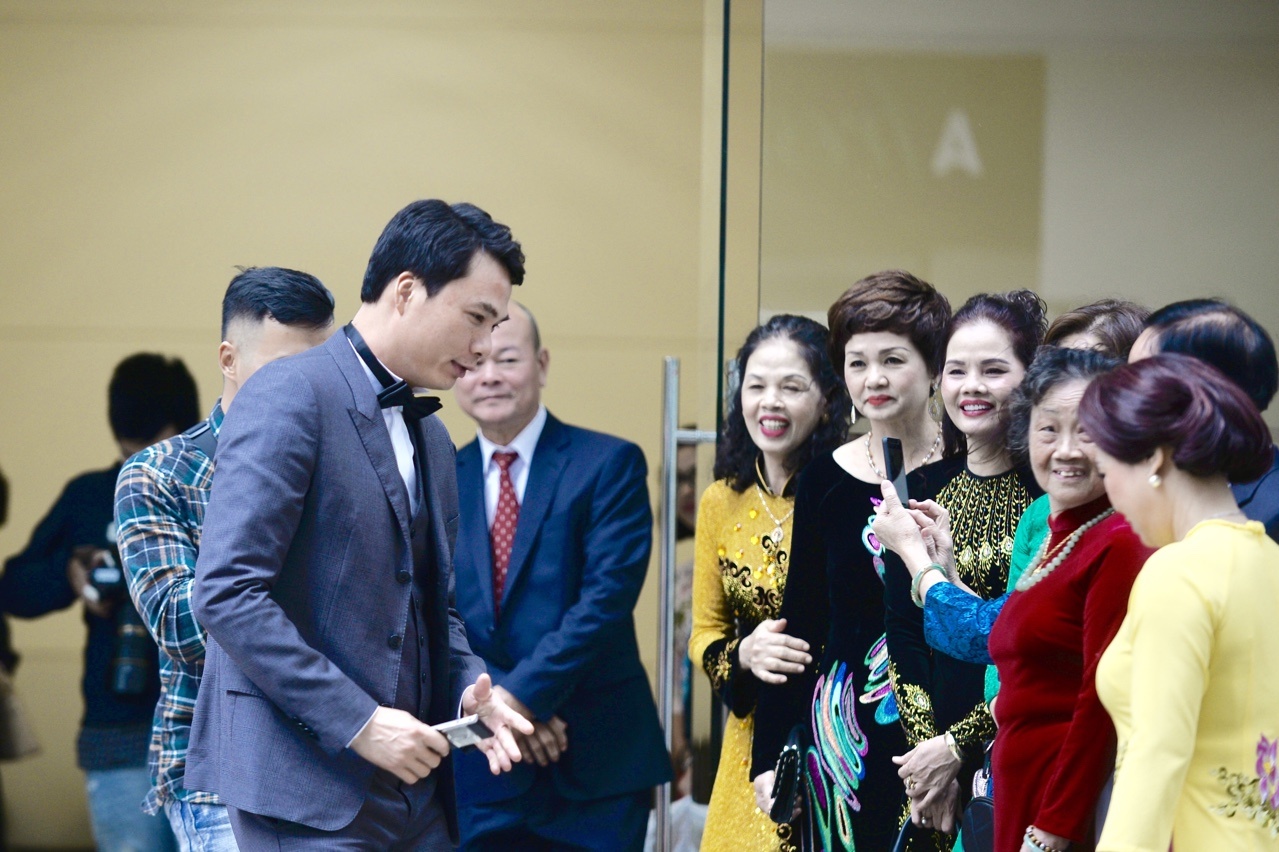 le an hoi a hau thanh tu anh 4