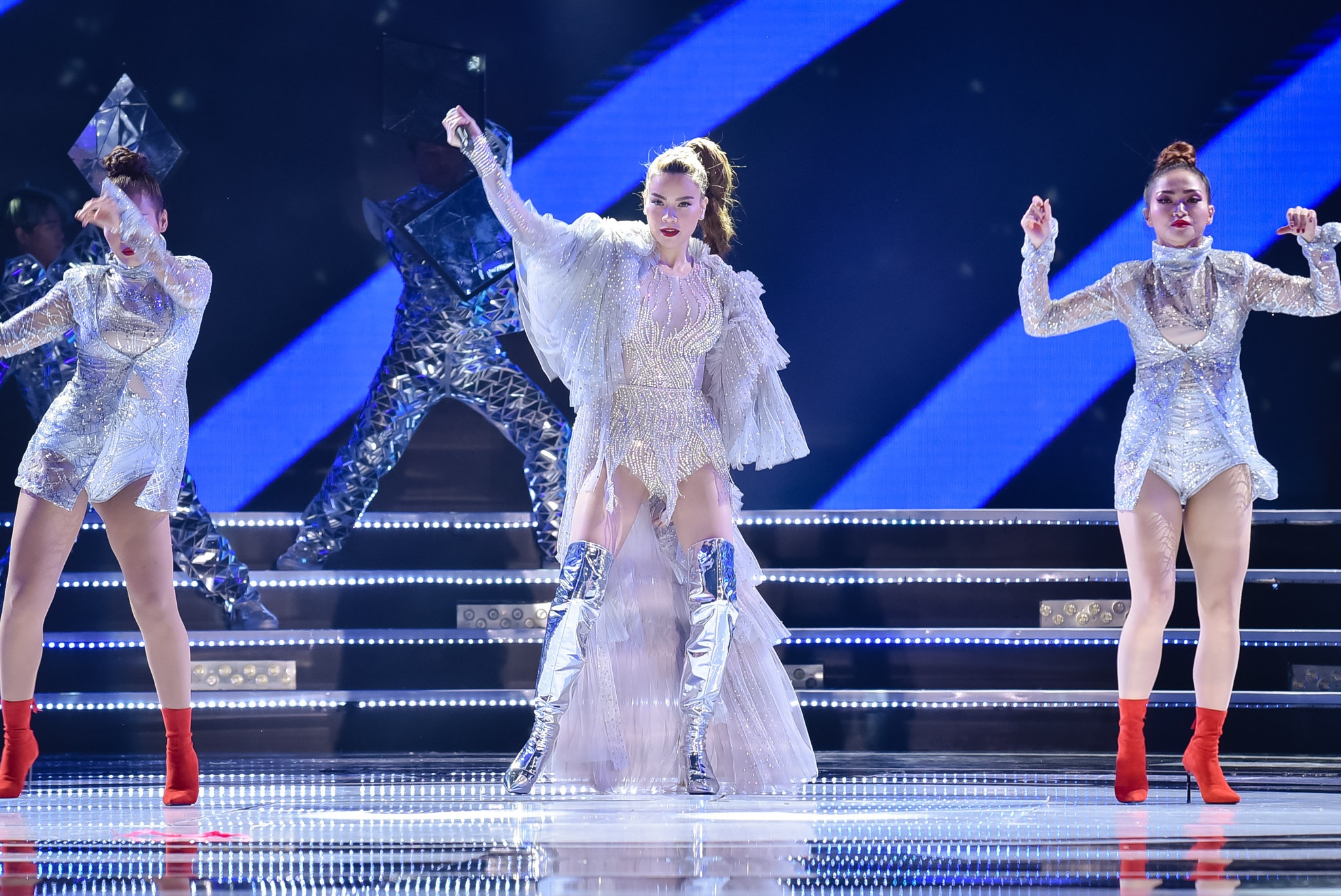 Ho Ngoc Ha tai chung ket Hoa hau Viet Nam anh 2