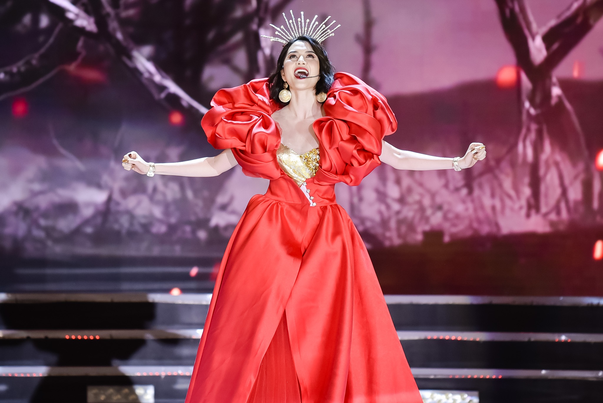 Ho Ngoc Ha tai chung ket Hoa hau Viet Nam anh 5