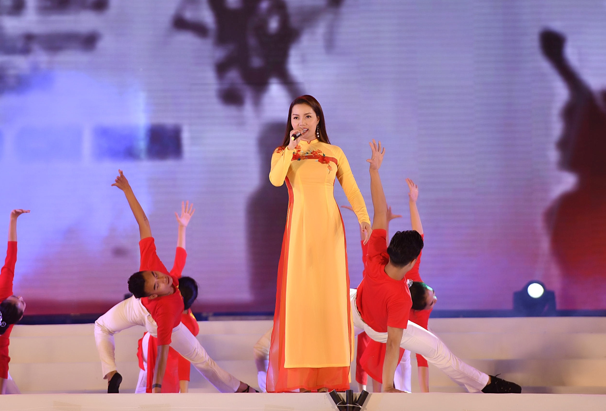 dem nhac ve Bac Ho anh 6