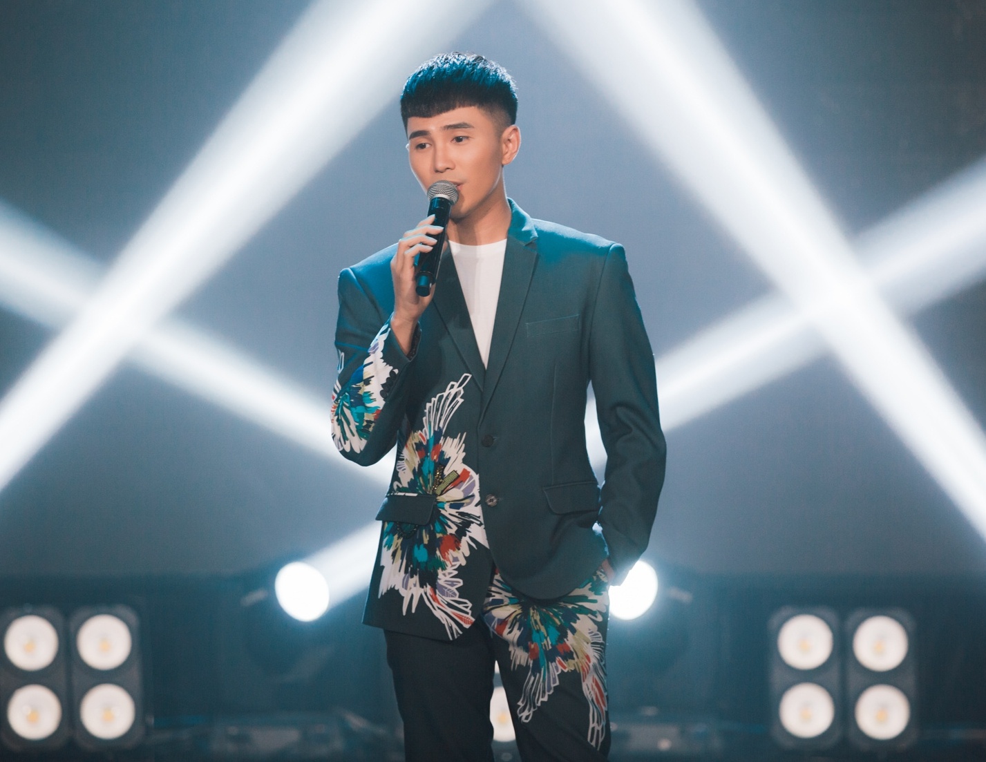 Isaac,  Phuong thanh song ca anh 4