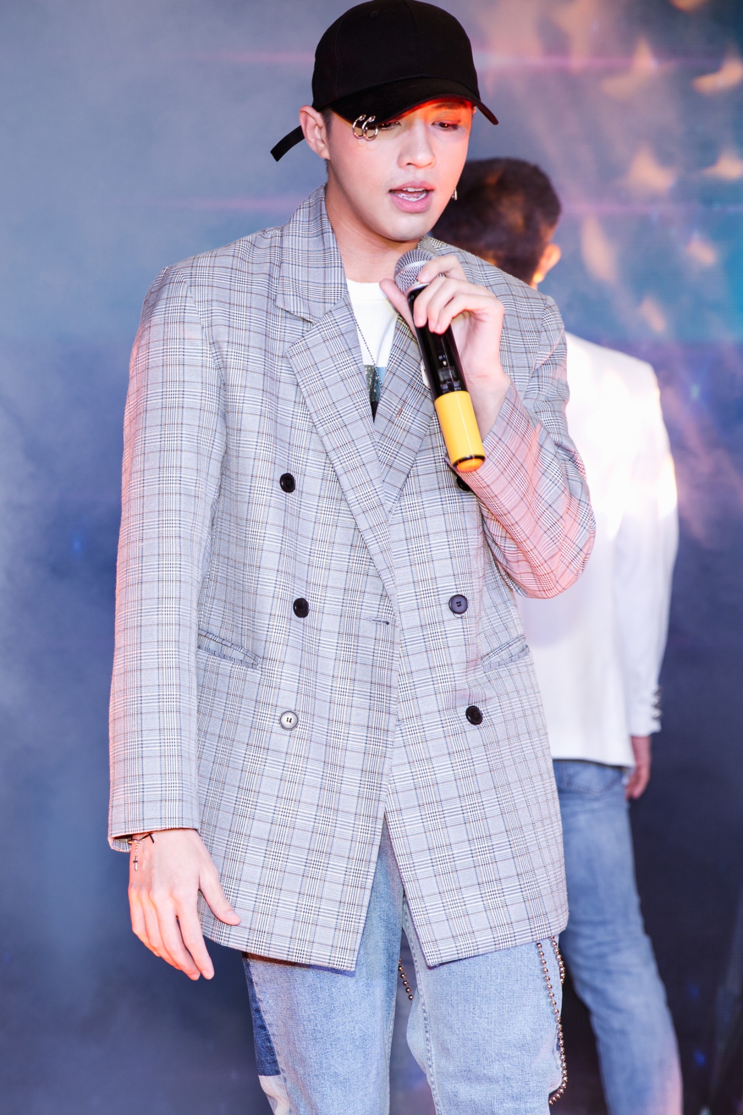 Noo Phuoc Thinh xuat hien tieu tuy anh 8