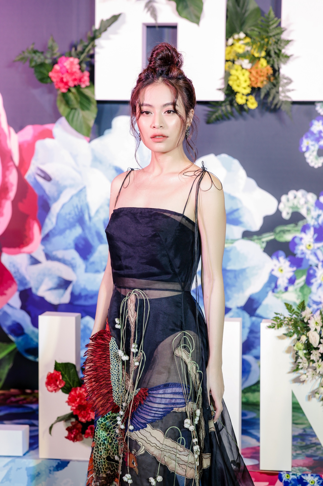 MV fall in love của hoàng thùy linh ảnh 2 MV fall in love cua hoang thuy linh anh 2