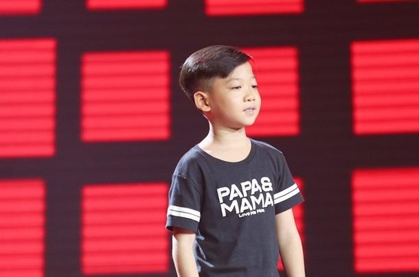 Den co vu ban, cau be 11 tuoi duoc chon o Giong hat Viet nhi hinh anh