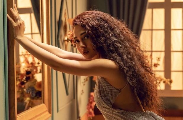 Khac Hung phan ung truoc tranh cai 'Nhu loi don' co tieu de nhay cam? hinh anh