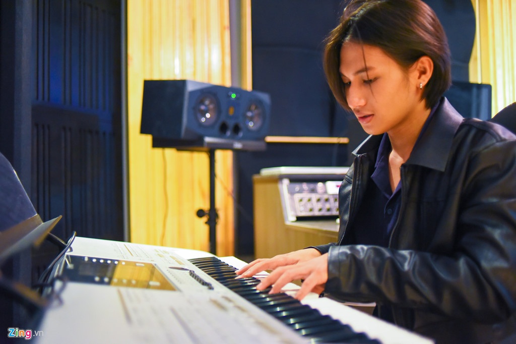 Hongkong1, Thằng điên làm chủ vpop tháng 10 ảnh 4 Hongkong1, Thang dien lam chu vpop thang 10 anh 4