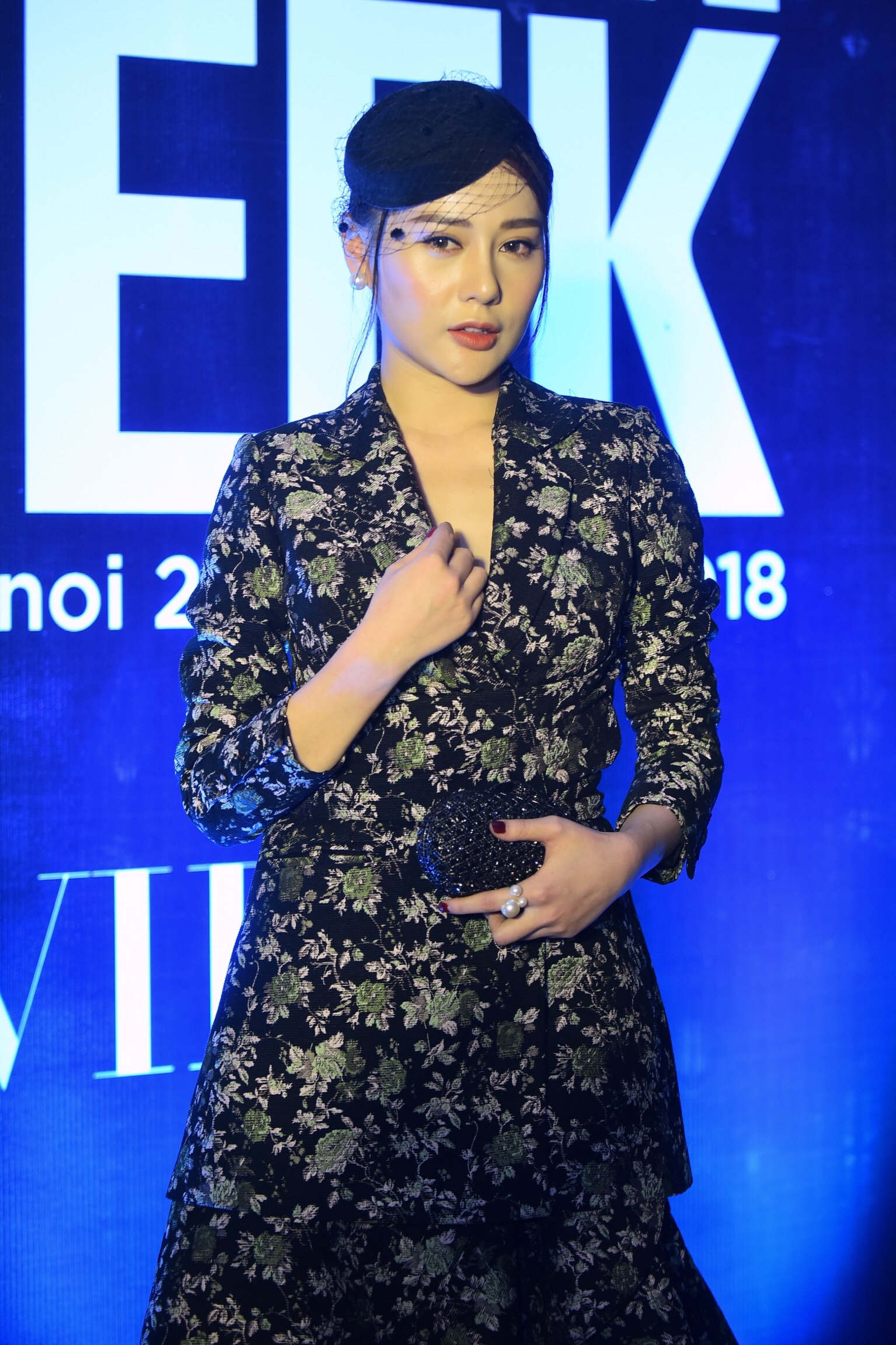 Quynh Bup be xuat hien tai tuan le thoi trang anh 5