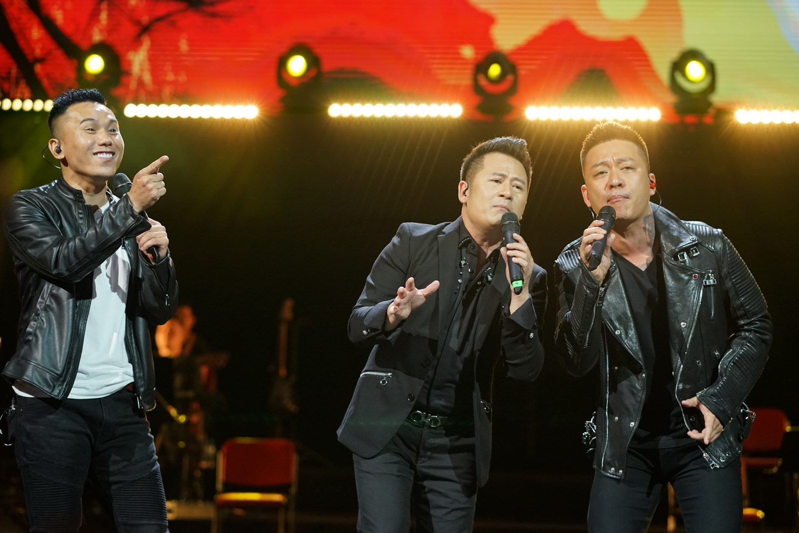 Ban nhac Qua dua hau tai ngo, xuc dong on lai ky niem 20 nam ca hat hinh anh