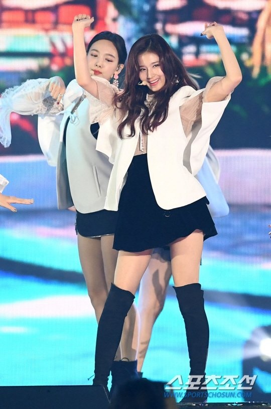 BTS bieu dien tai Genie Music Awards anh 3