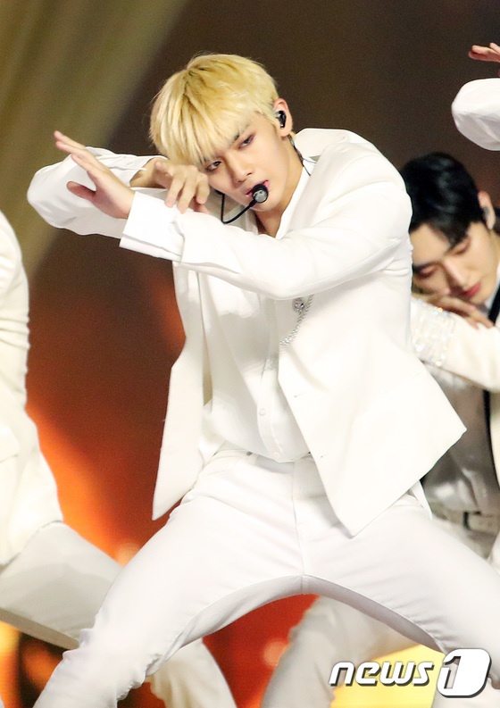 BTS bieu dien tai Genie Music Awards anh 11