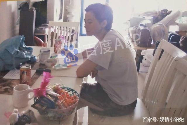 Truyen thong tiet lo can ho nho be, do dac bua bon cua Lam Khiet Anh hinh anh