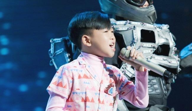 The Voice Kids: Cau be 11 tuoi lam moi hit cua Truc Nhan hinh anh
