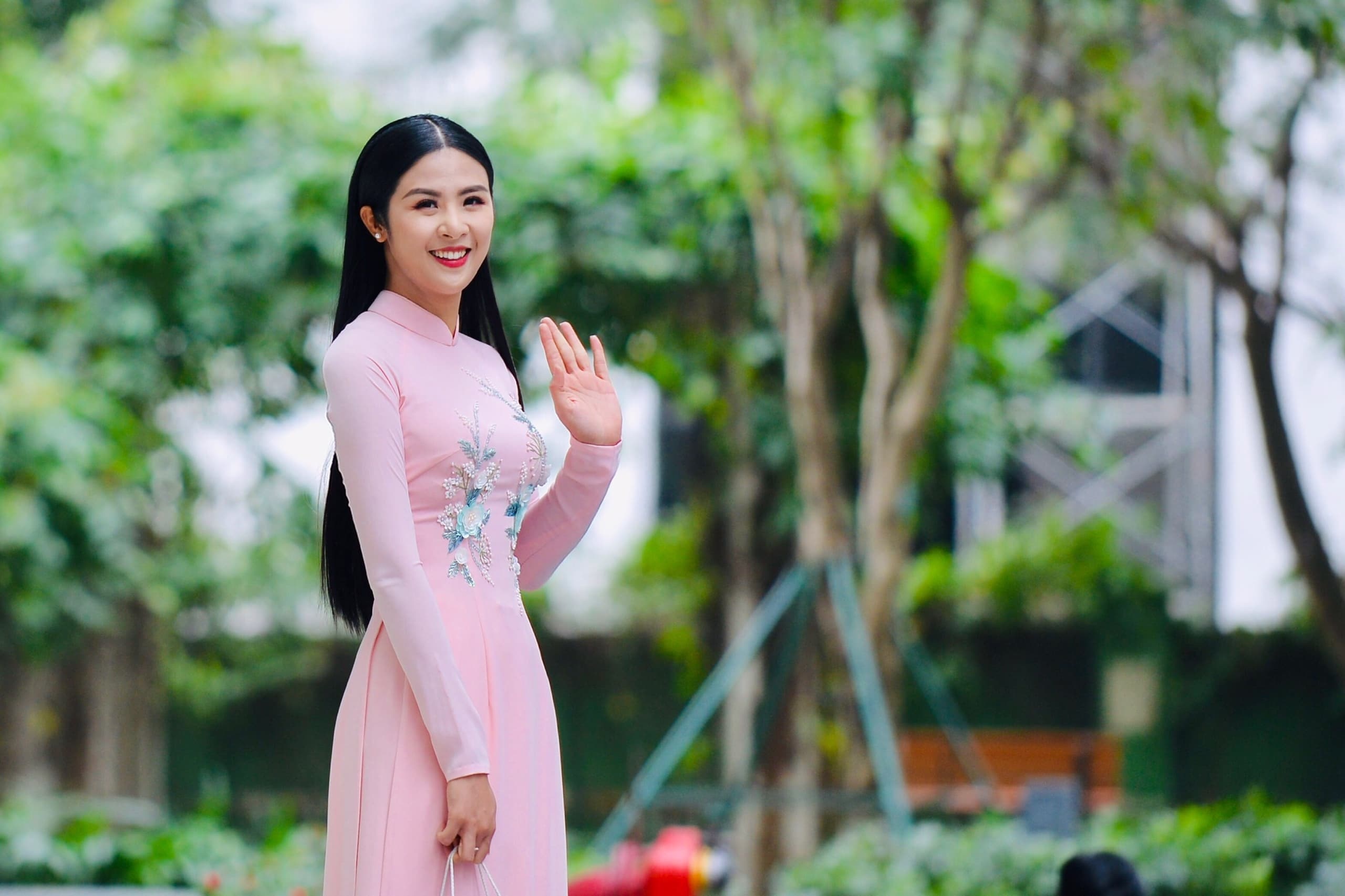 le an hoi a hau thanh tu anh 10