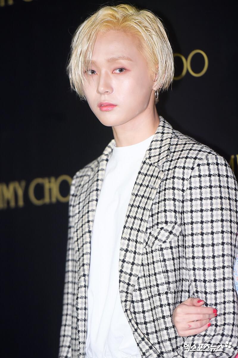 HyunA kem sac ben ban trai anh 4