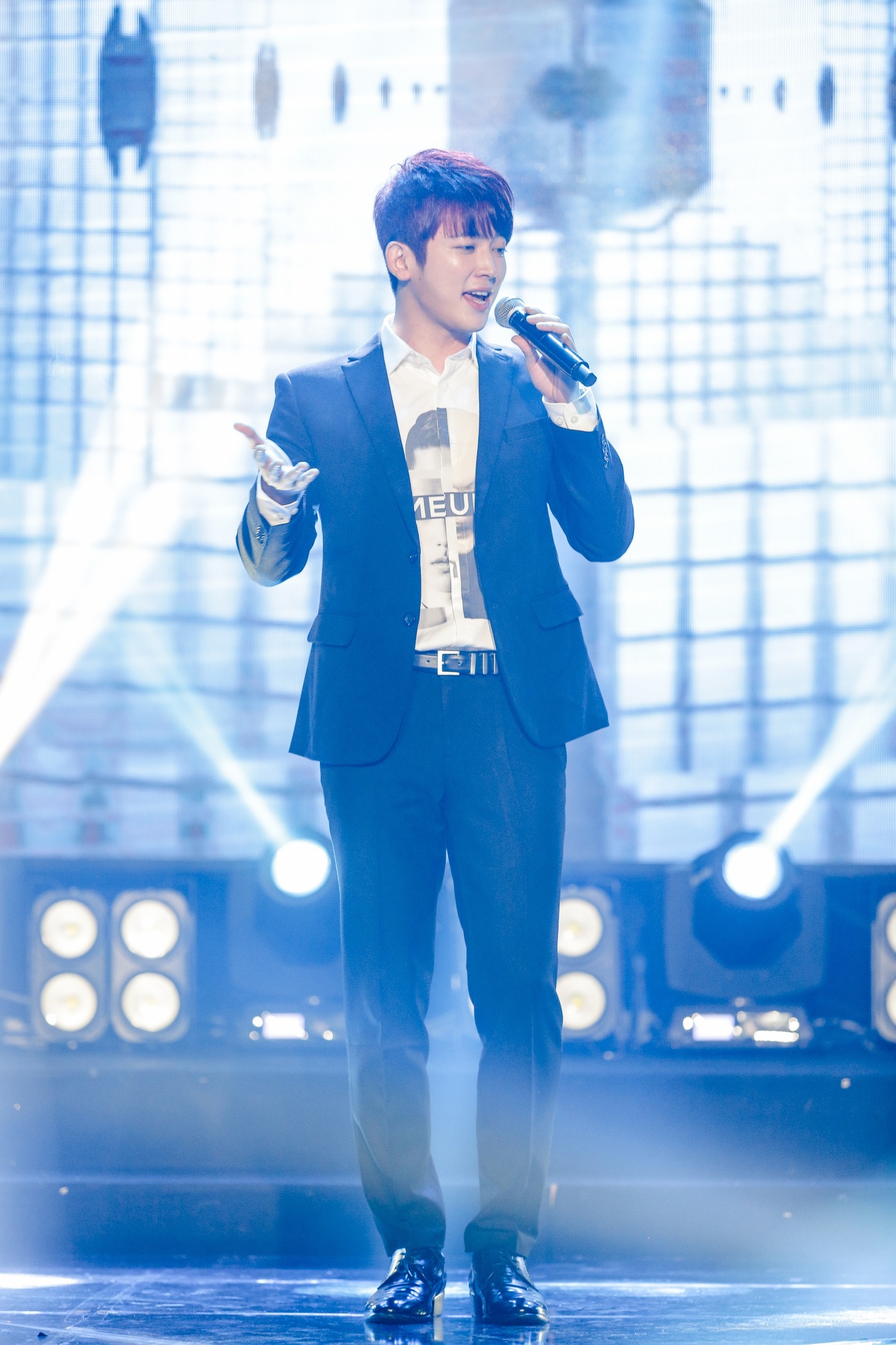 Huong Giang Idol the hien ca khuc moi anh 2