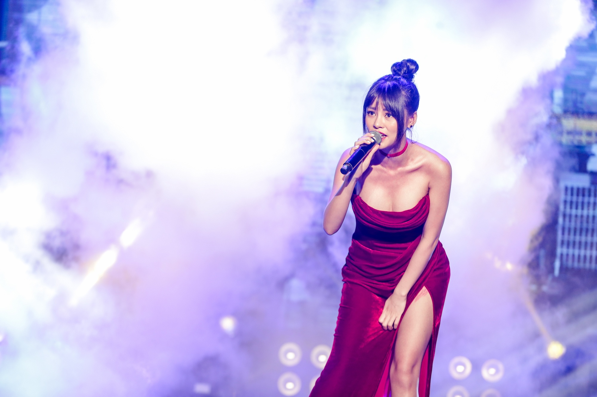 Huong Giang Idol the hien ca khuc moi anh 12