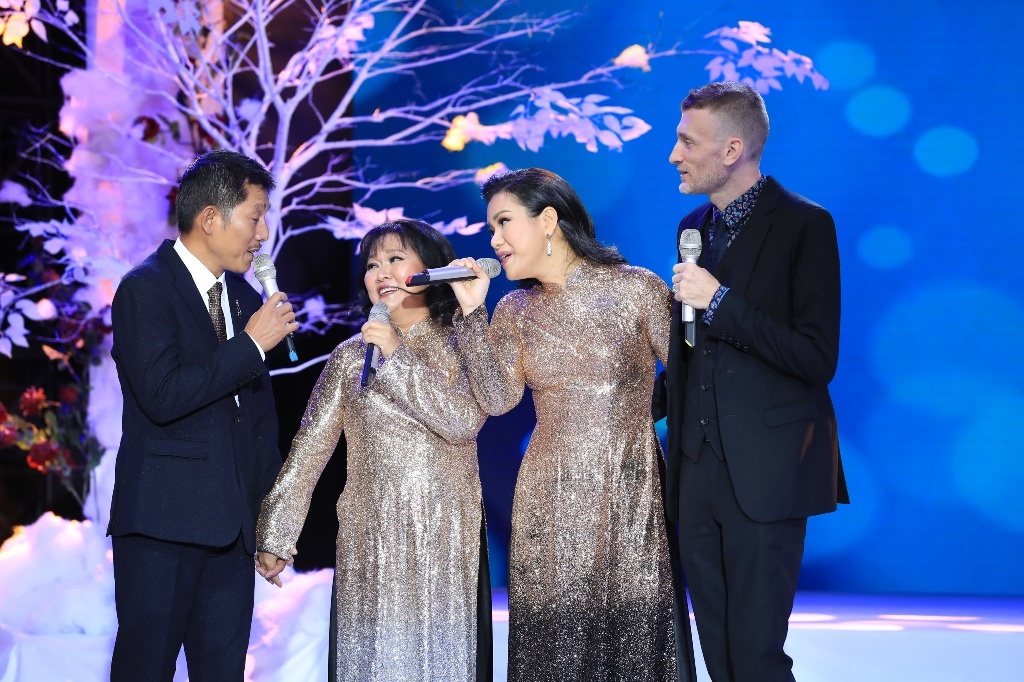 hong nhung song ca trong hieu anh 7