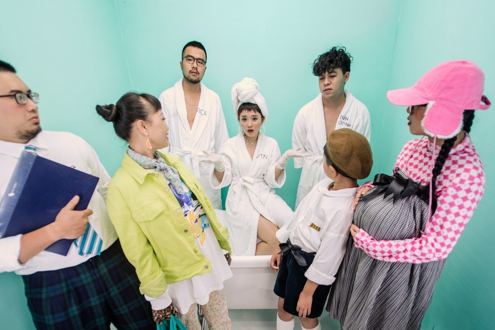 Bai hat ve tinh trang chen lan thang may anh 1