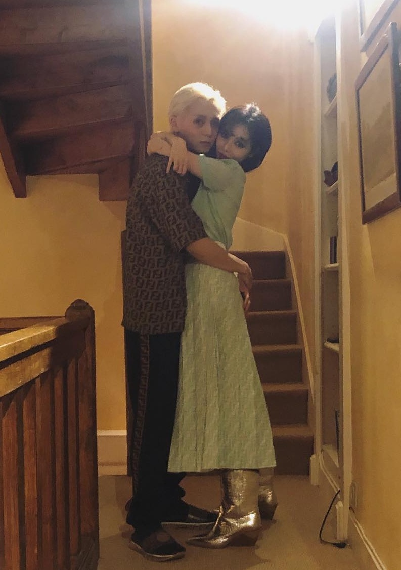 anh than mat cua HyunA va ban trai anh 4