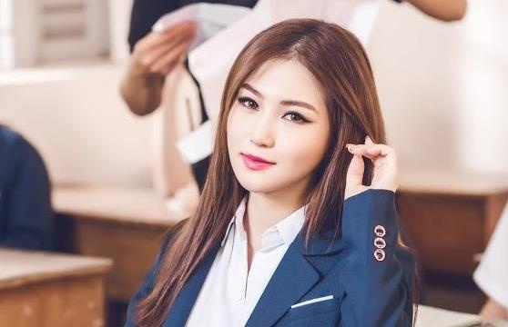 'Em gai mua' la ca khuc dau tien cham moc 400 trieu luot nghe hinh anh