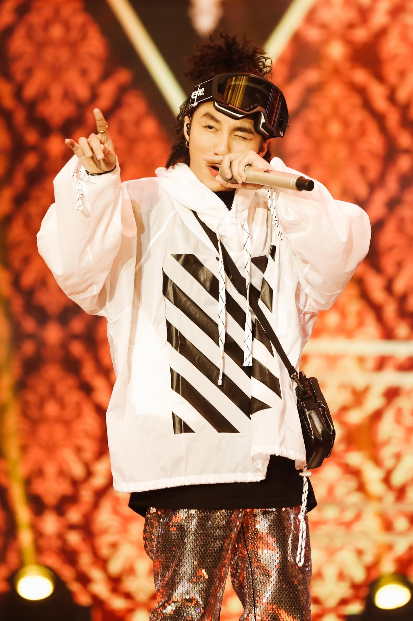 Phan Manh Quynh thoat mac ban sao Son Tung anh 1